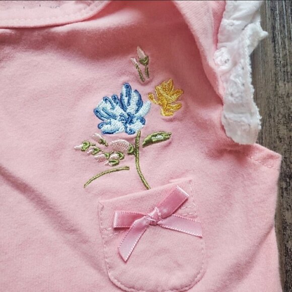 6-9M Girls Onesie - Picture 2 of 4